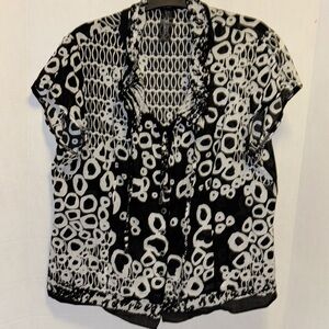 SAO PAULO BRAND BLACK AND WHITE COTTON BUTTON DOWN BLOUSE CAP SLEEVES 8 BUTTONS